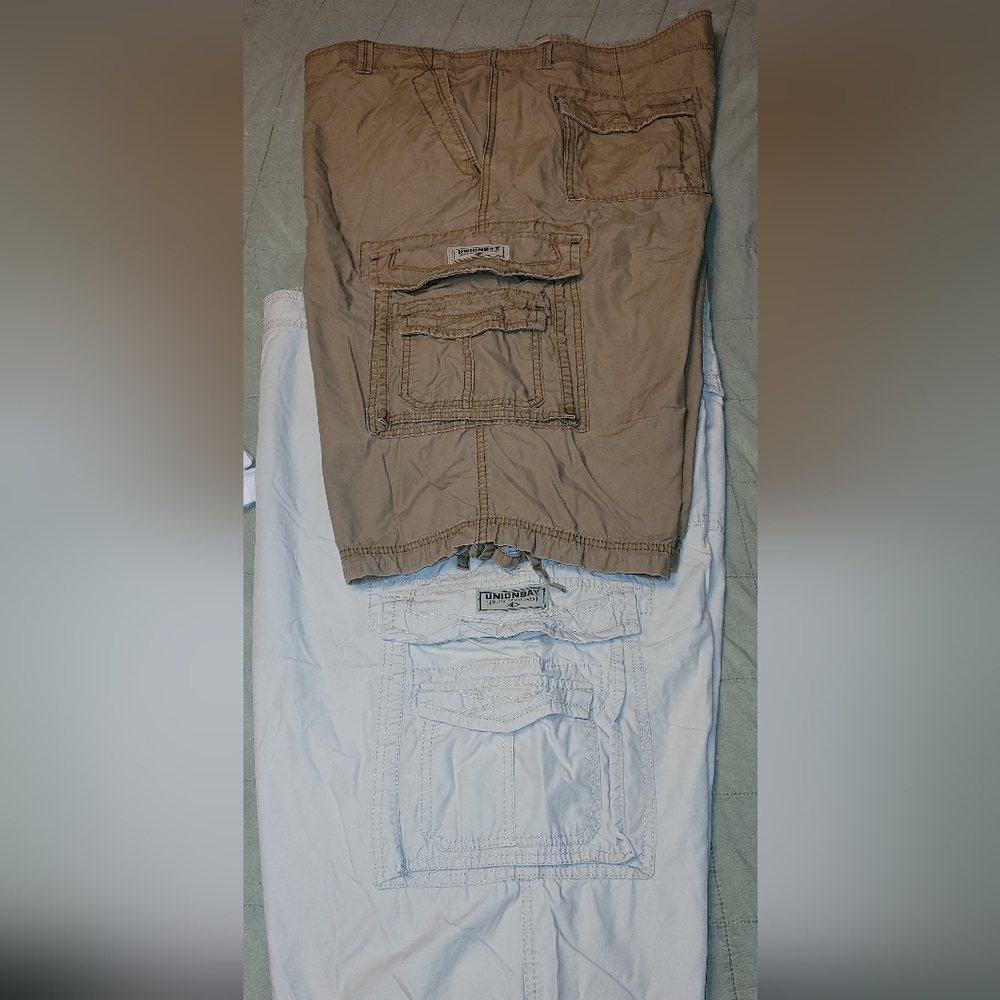 UnionBay White and Tan Cargo Shorts
